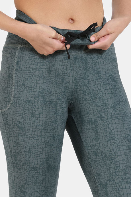 Zelocity Quick Dry 3/4Th Gym Leggings - Trekking Green — image 6